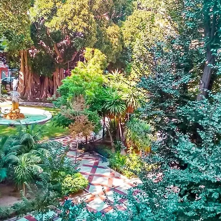 Wonderful Fountain View Апартаменты